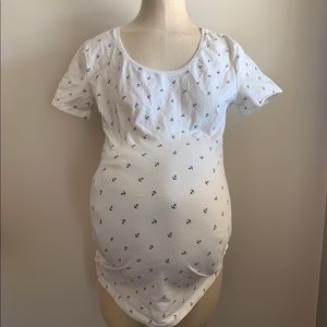Maternity T size large